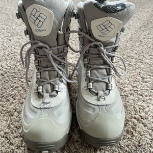 Woman’s Columbia Techlite Boots